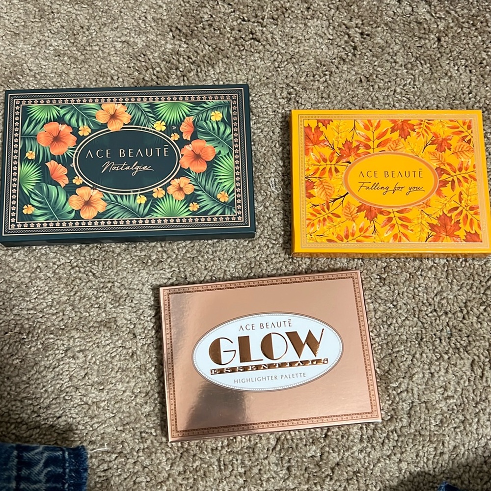 BRNAD NEW MAKEUP PALLETS